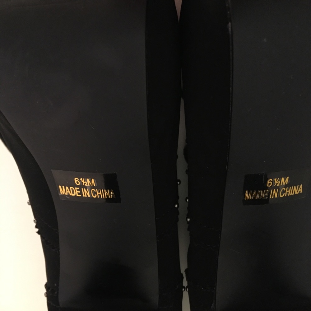 Size 6 1/2M Penny Loves Kenny Heels